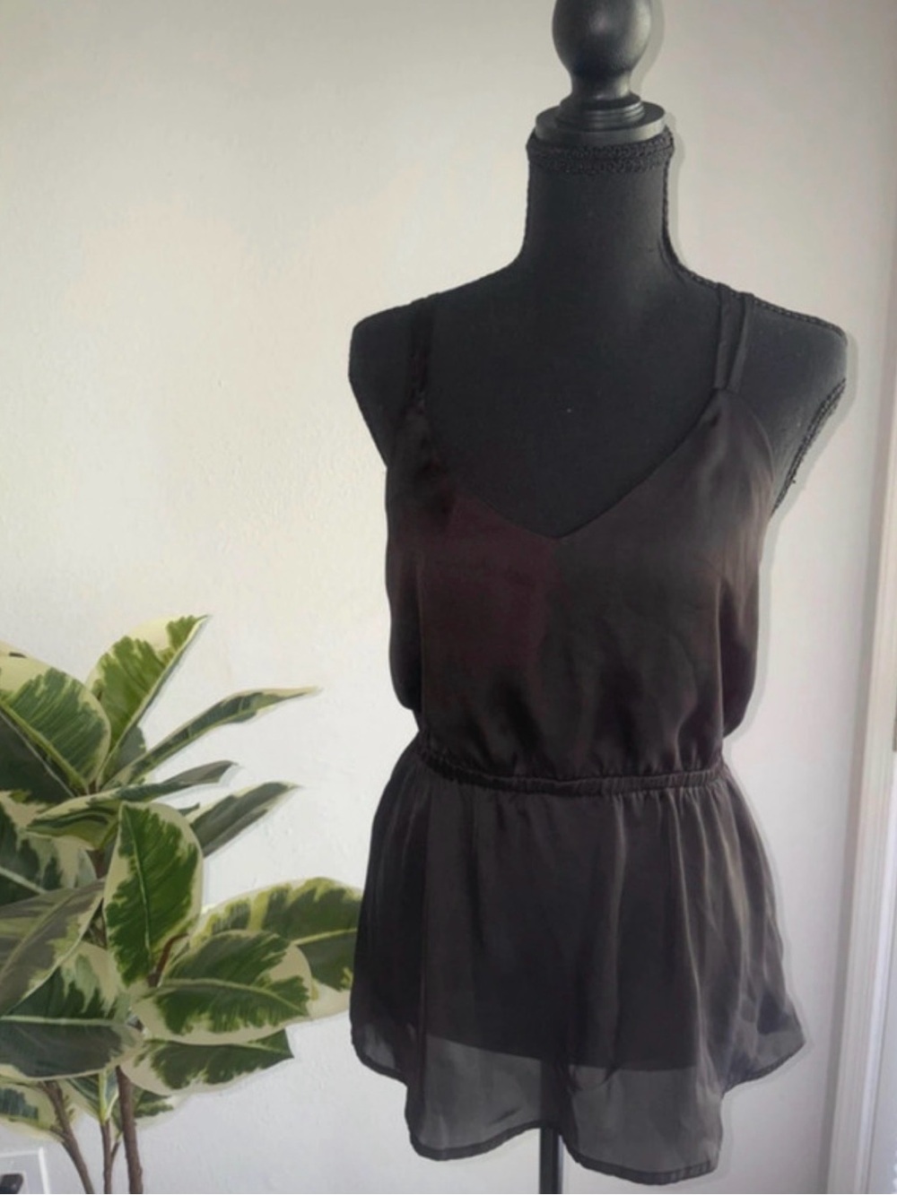 NWOT Ali & Kris Black Sheer V-Neck Peplum Camisole